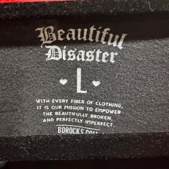 Bold Red and Black 3/4 Sleeve Tee with Skull Design - Picture 2 of 3